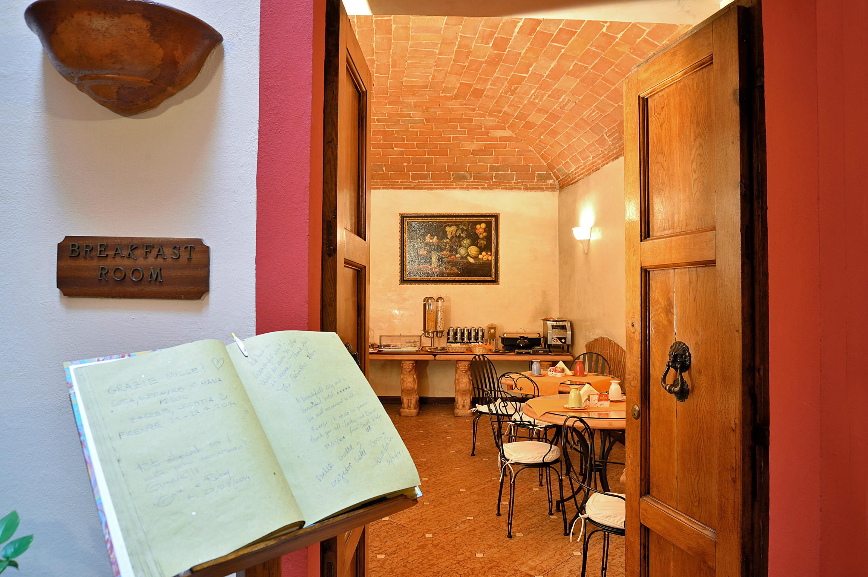 Hotel Porta Faenza Флоренция Экстерьер фото