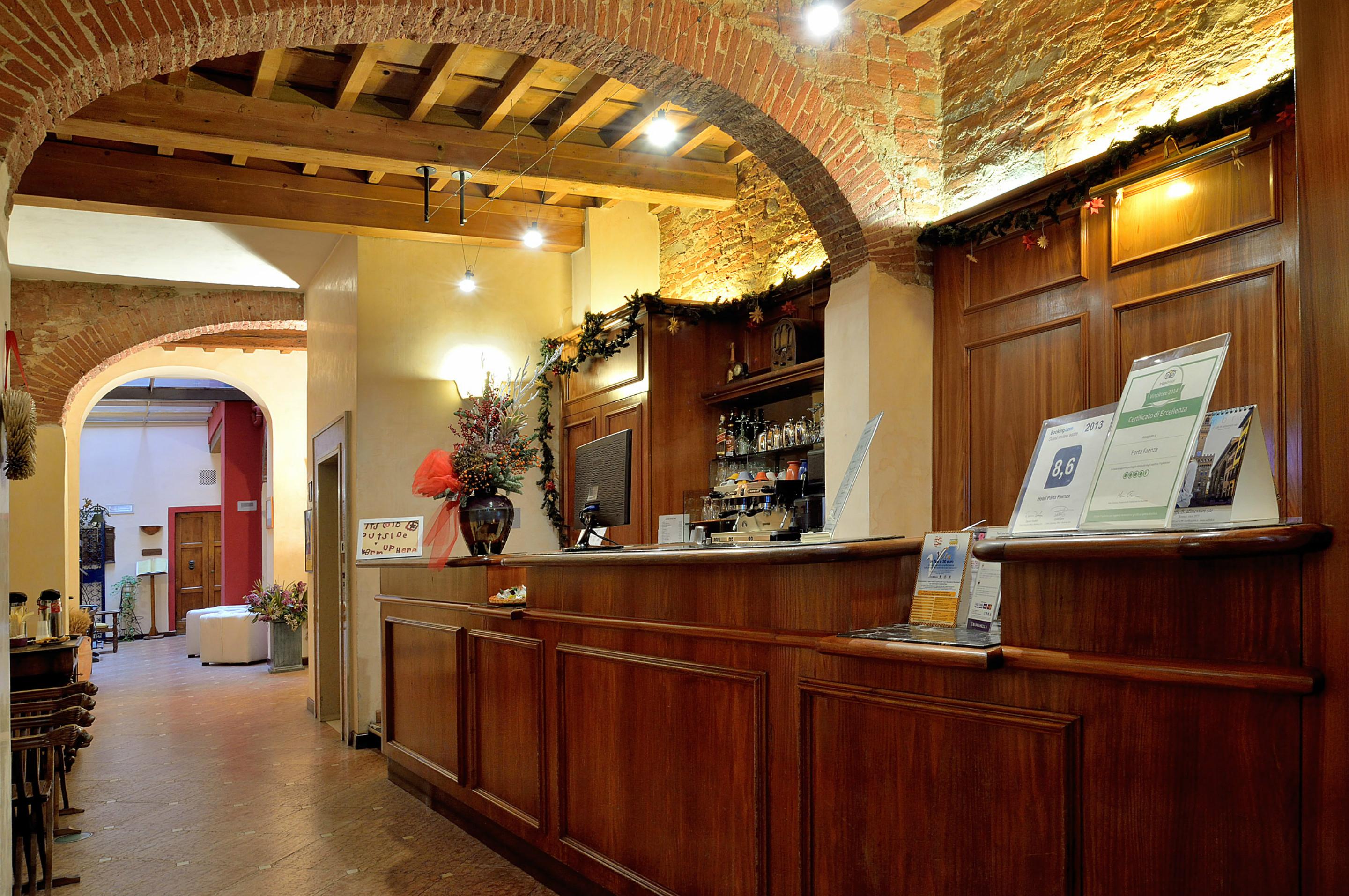 Hotel Porta Faenza Флоренция Экстерьер фото